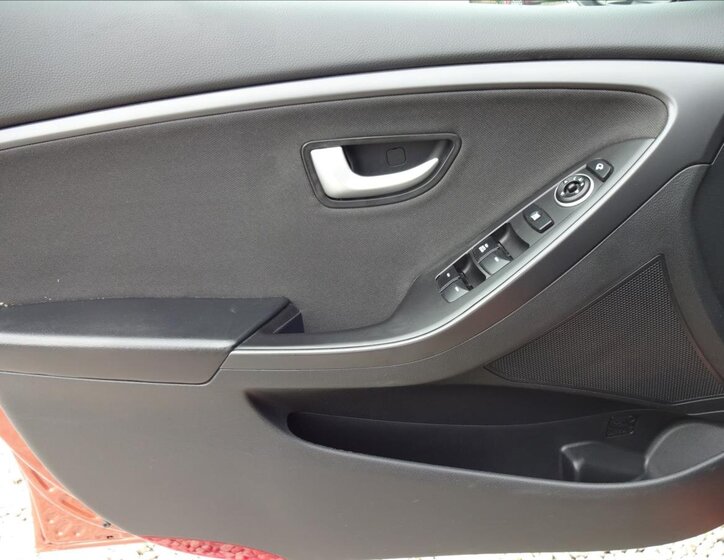 Hyundai i30 Kombi 1,6 l 99 kw