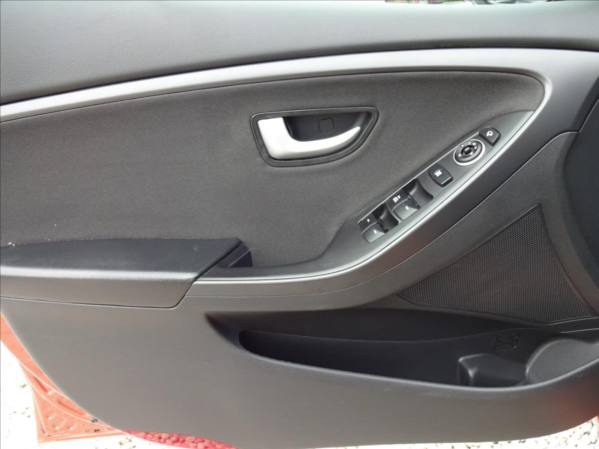 Hyundai i30 Kombi 1,6 l 99 kw