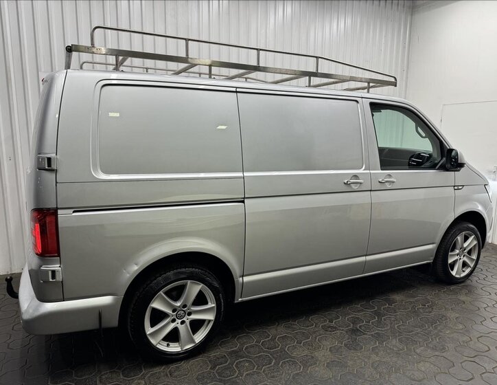 Volkswagen Transporter 9