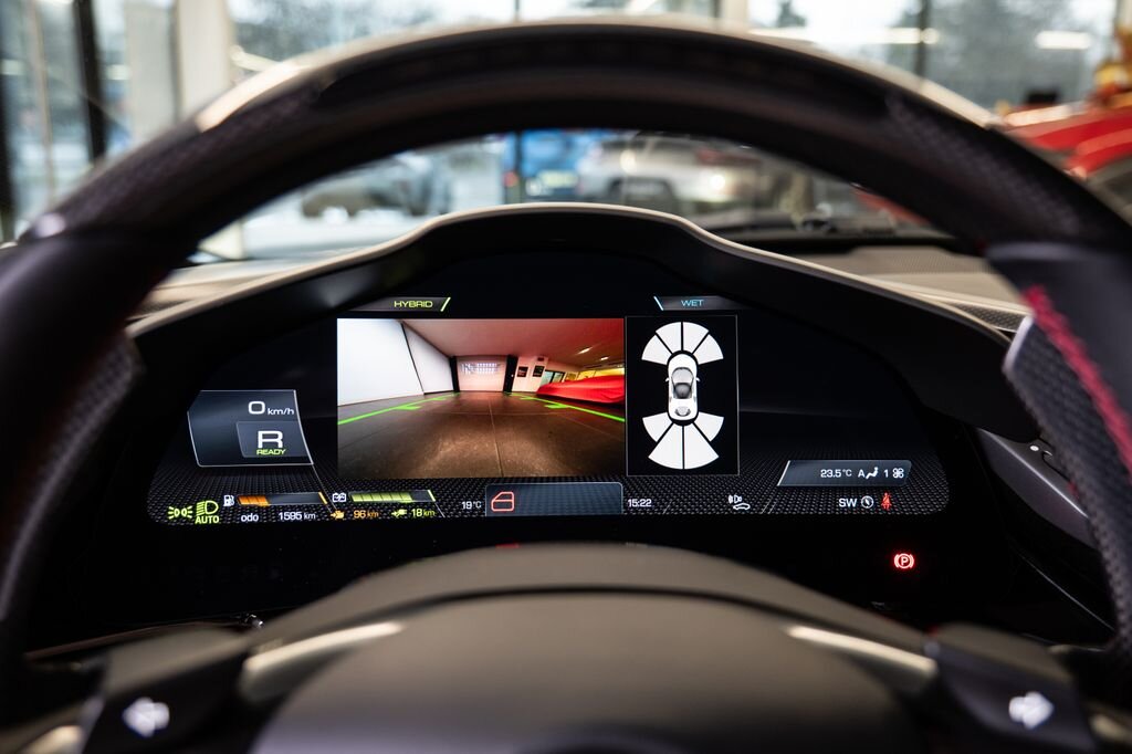 Ferrari SF90 Kupé 4,0 l 736 kw