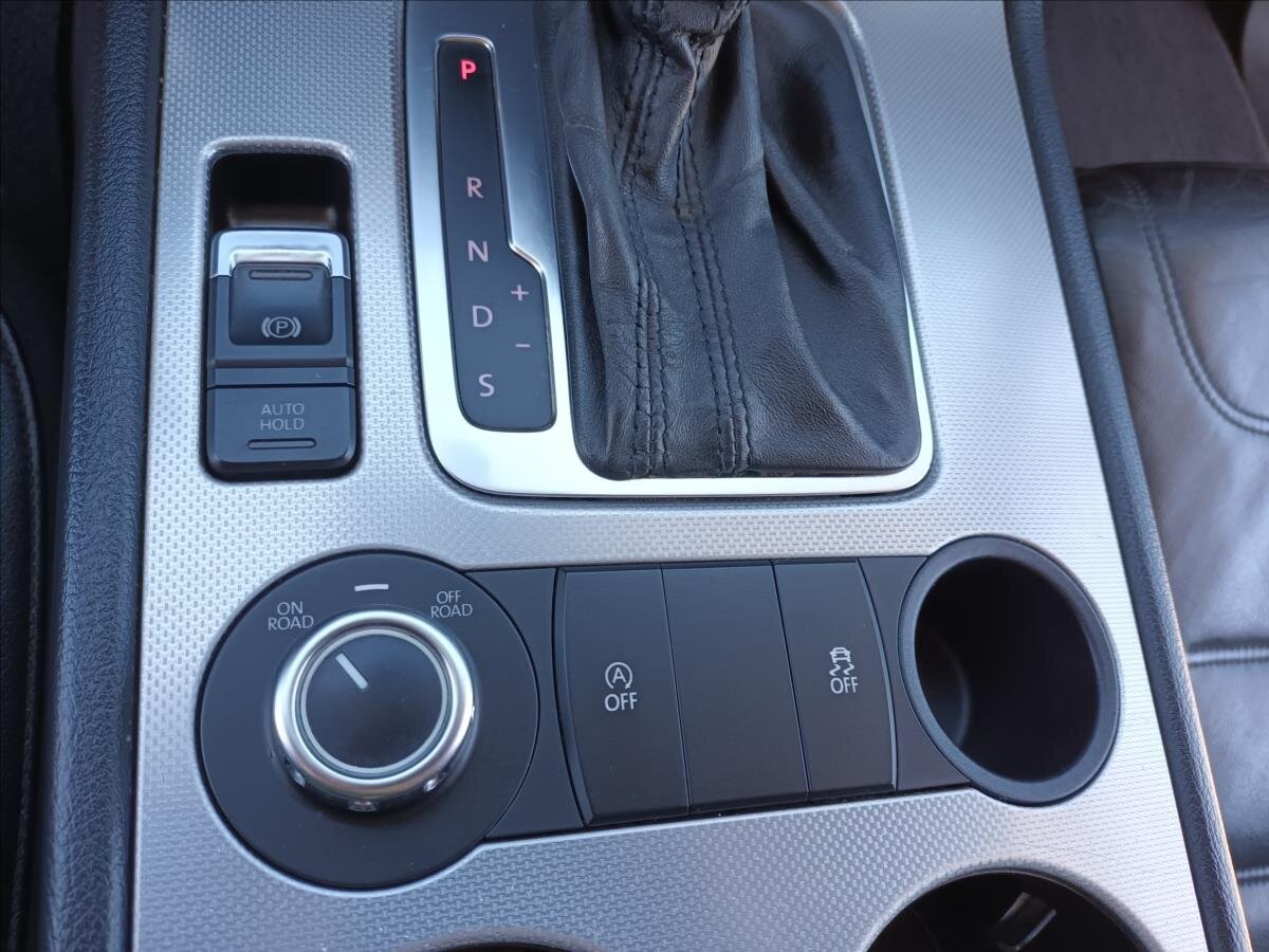 Volkswagen Touareg SUV / Terénní 3,0 l 176 kw
