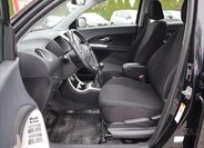 Toyota Urban Cruiser Hatchback 1,3 l 74 kw