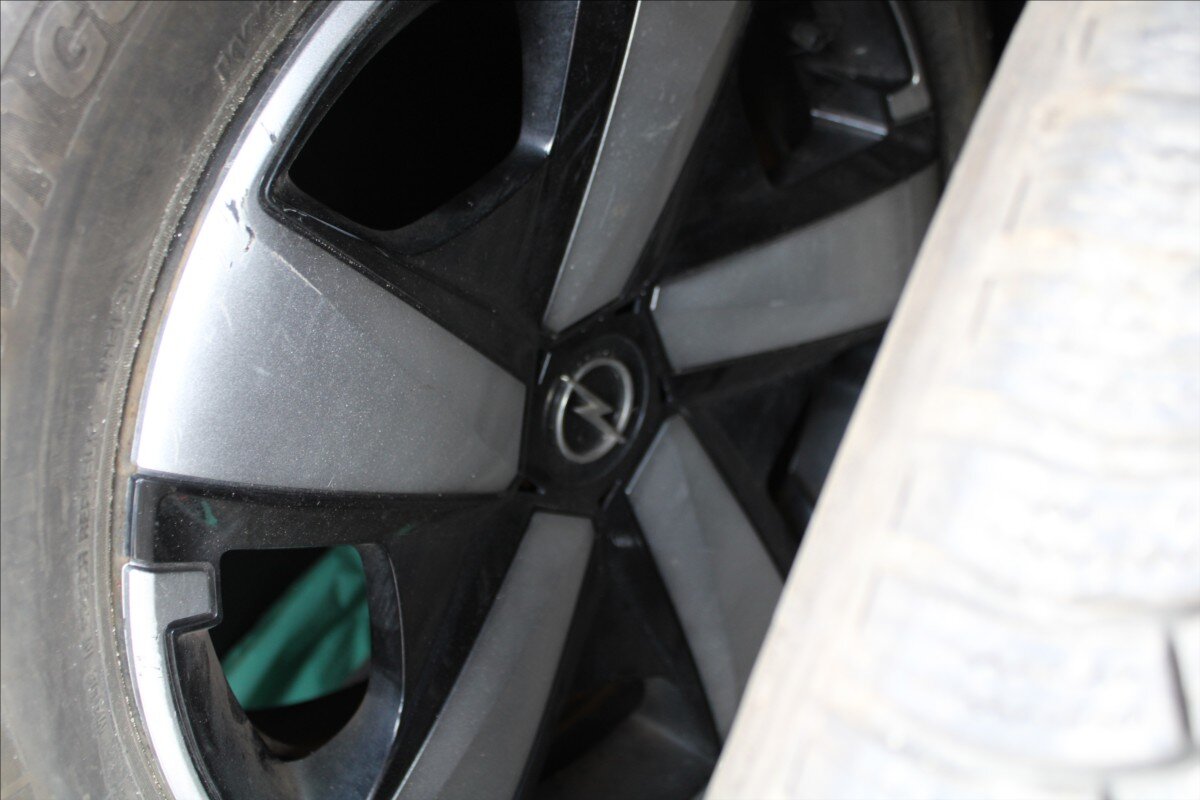 Opel Crossland SUV 1,2 l 96 kw