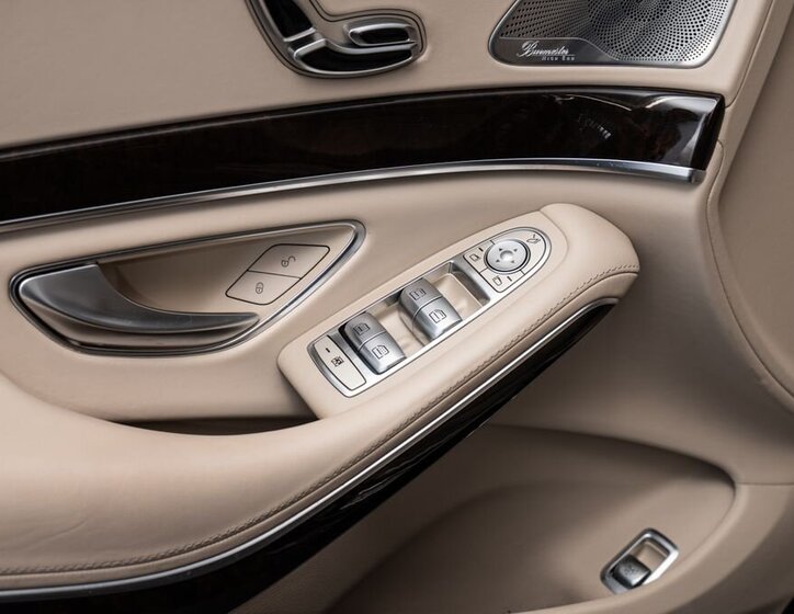 Mercedes-Benz Třídy S Sedan / Limuzína 4,0 l 345 kw