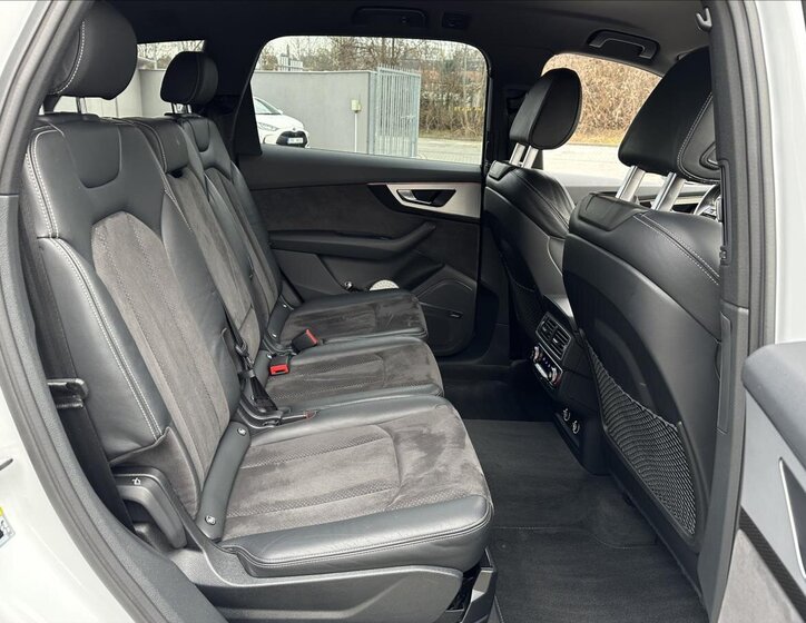 Audi SQ7 SUV / Terénní 4,0 l 320 kw