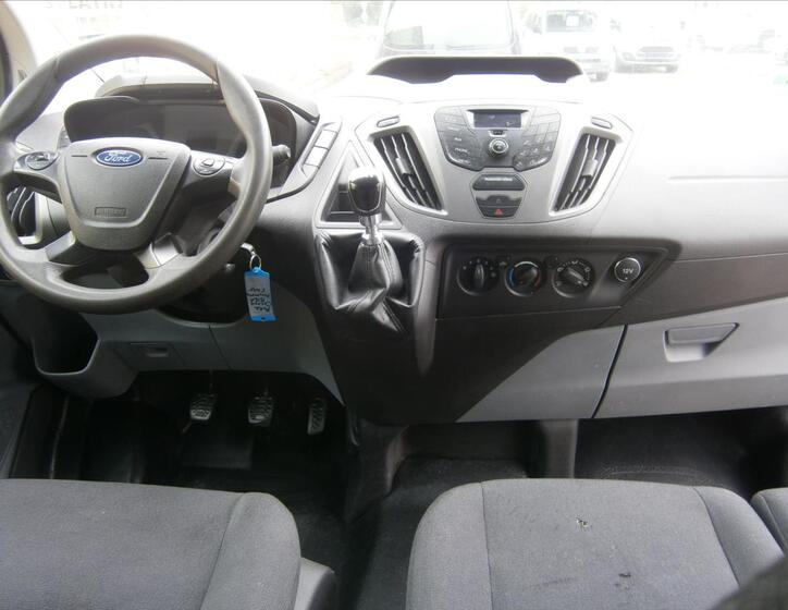 Ford Transit Custom 10
