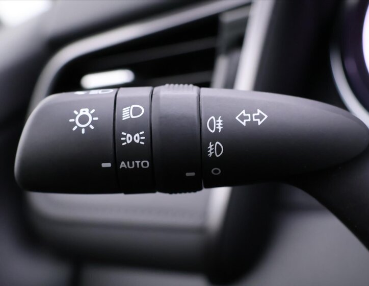 Toyota Camry Sedan / Limuzína 2,5 l 131 kw