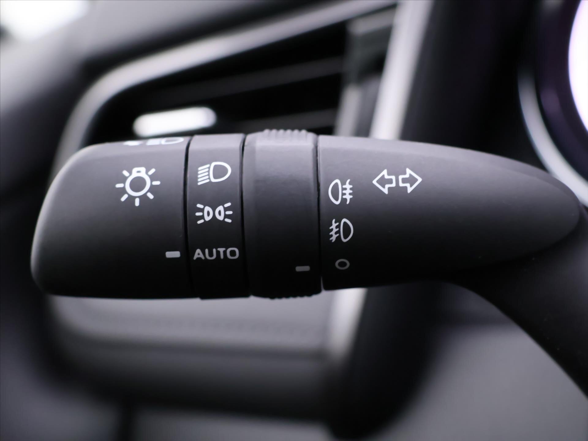 Toyota Camry Sedan / Limuzína 2,5 l 131 kw