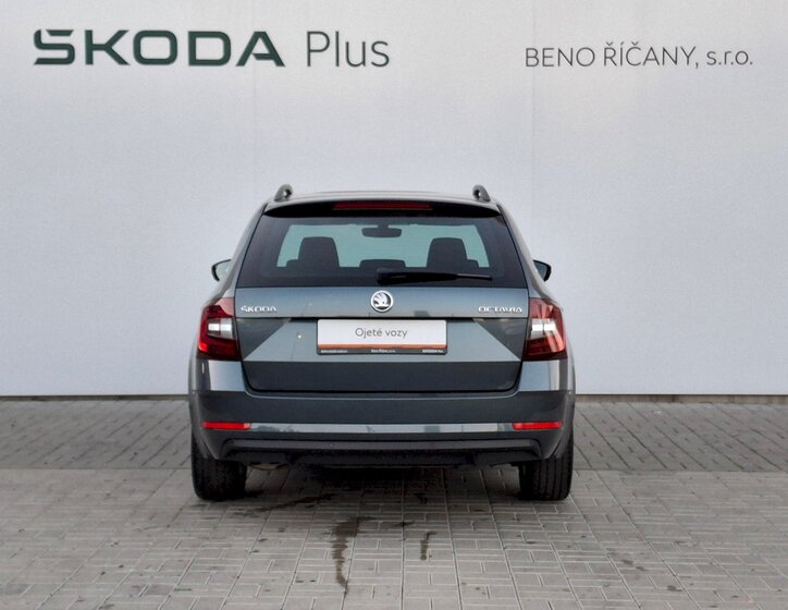 Škoda Octavia 12