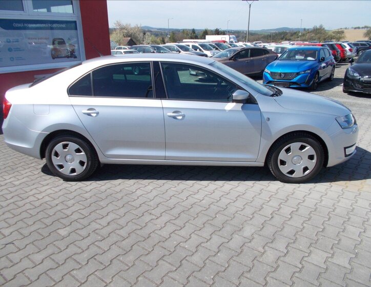 Škoda Rapid Sedan / Limuzína 1,6 l 77 kw