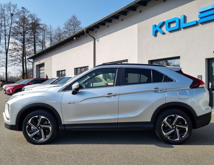 Mitsubishi Ostatní SUV / Terénní 2,4 l 138 kw