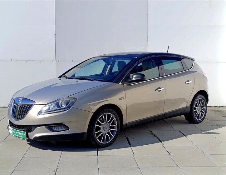 Lancia Delta Hatchback 1,6 l 88 kw