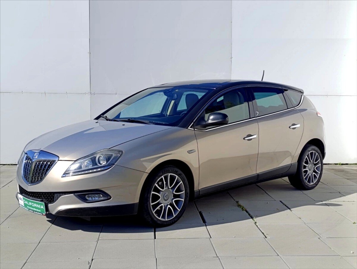 Lancia Delta Hatchback 1,6 l 88 kw