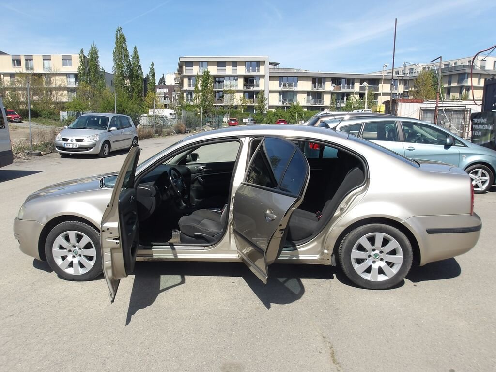 Škoda Superb Sedan / Limuzína 1,9 l 96 kw