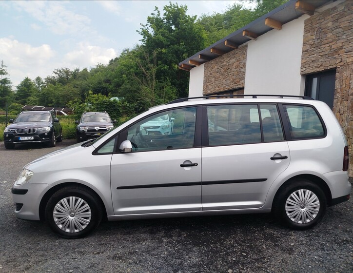Volkswagen Touran 2