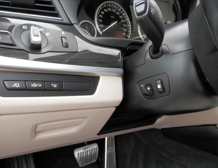 BMW Řada 5 Sedan 3,0 l 230 kw