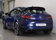 Opel Astra Hatchback 2,0 l 206 kw