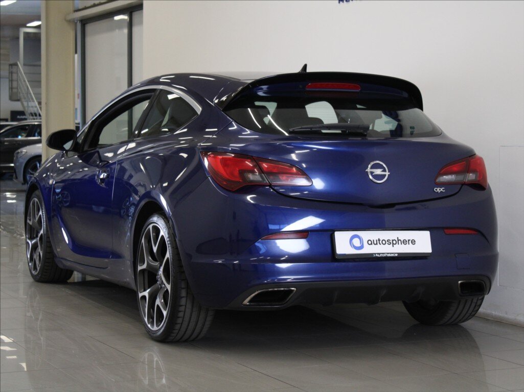 Opel Astra Hatchback 2,0 l 206 kw