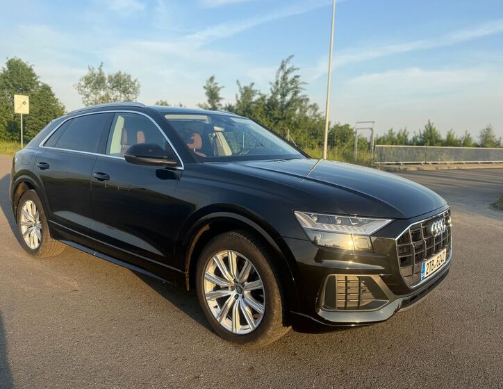 Audi Q8 7