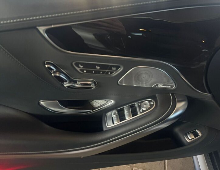 Mercedes-Benz Třídy S Kupé 4,0 l 345 kw