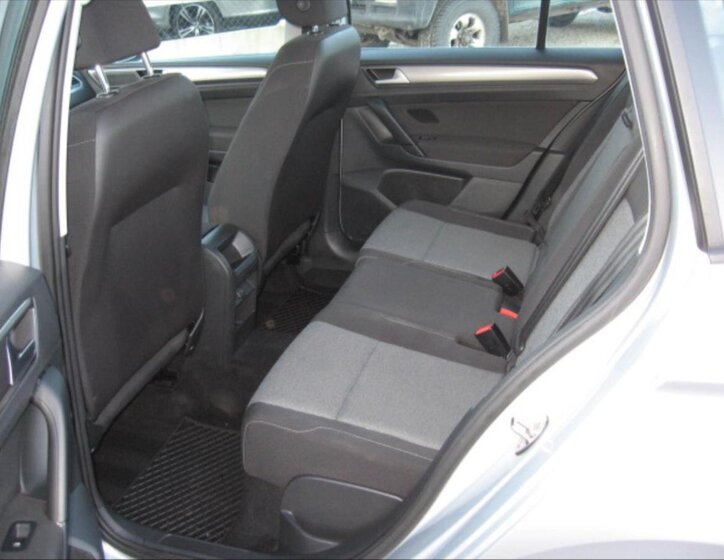 Volkswagen Golf Sportsvan Kombi 1,2 l 63 kw