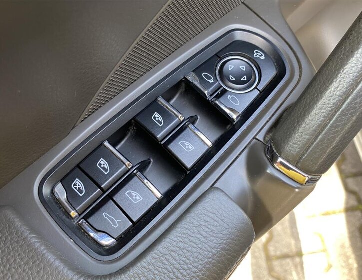 Porsche Cayenne SUV / Terénní 3,0 l 184 kw