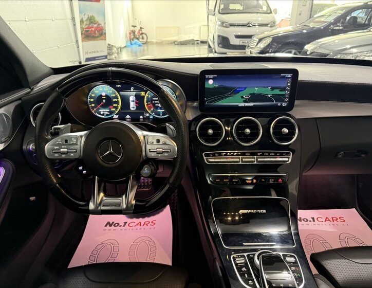 Mercedes-Benz Třídy C Sedan 4,0 l 375 kw