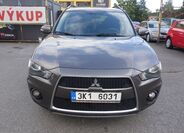 Mitsubishi Outlander 4