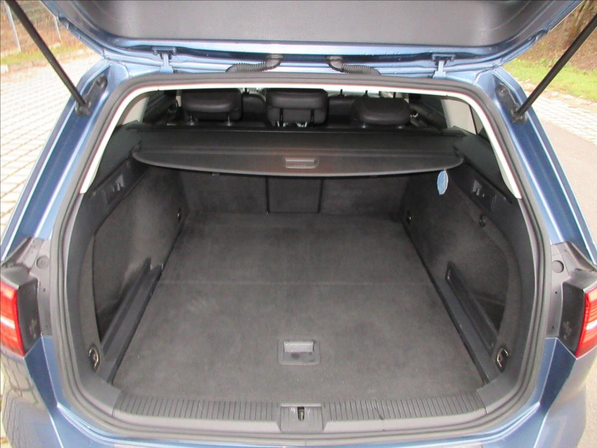 Volkswagen Passat Kombi 1,6 l 88 kw