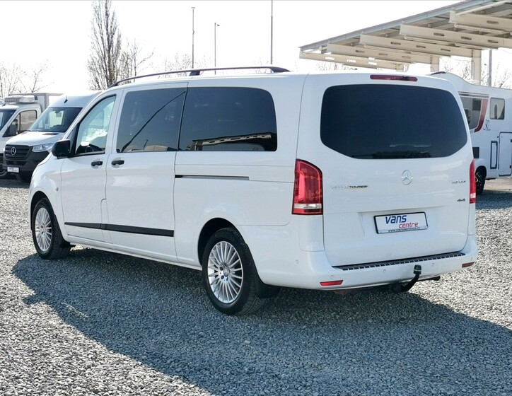 Mercedes-Benz Vito 4