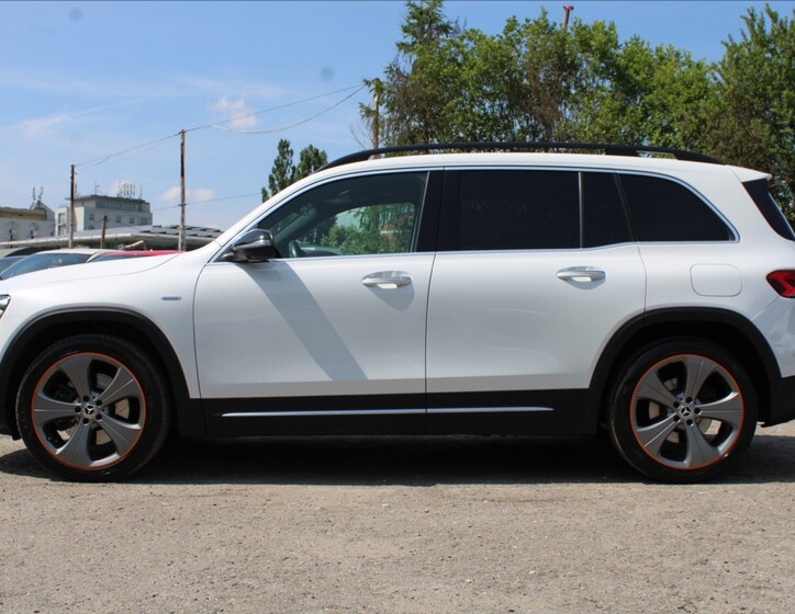 Mercedes-Benz GLB 8