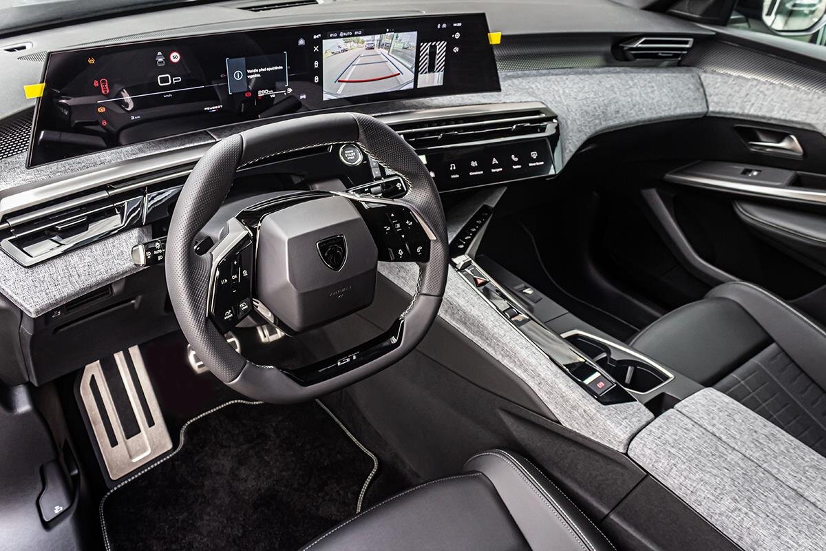 Peugeot 3008 SUV / Terénní 1,2 l 107 kw