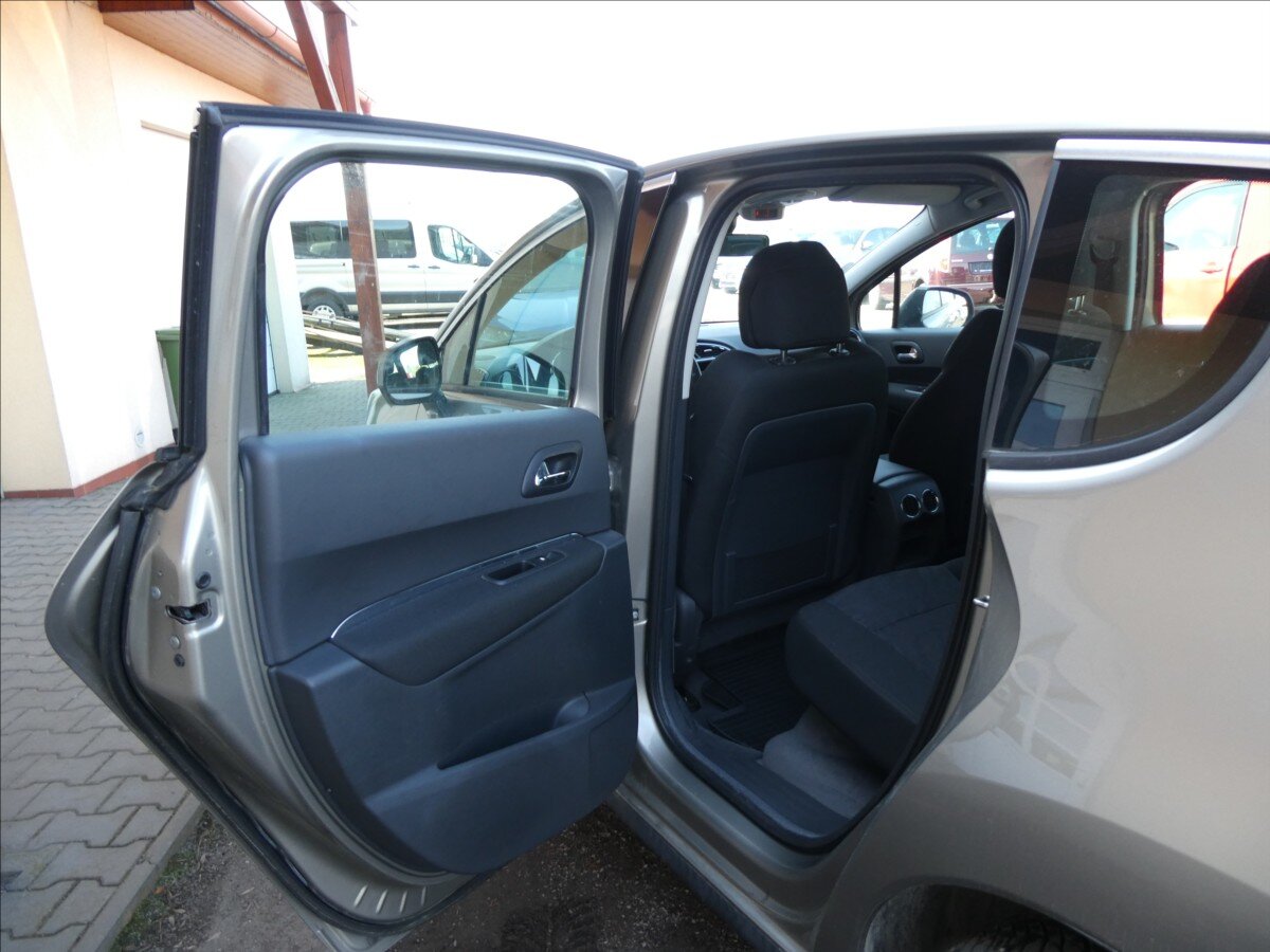 Peugeot 3008 SUV / Terénní 1,6 l 82 kw