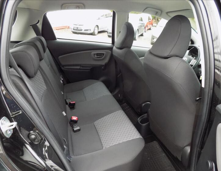 Toyota Yaris 24