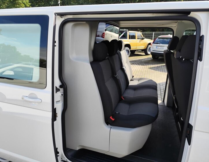 Volkswagen Transporter Kombi 2,0 l 84 kw