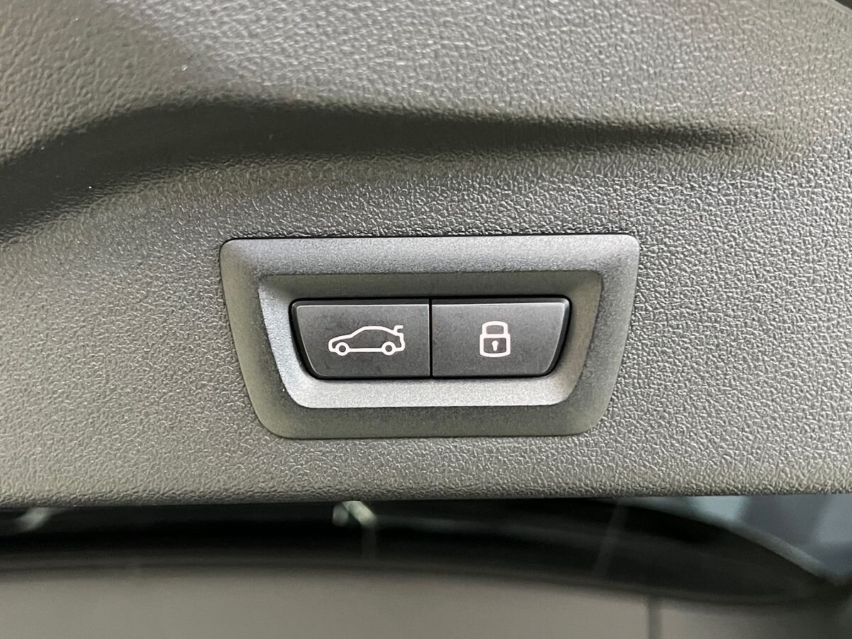 BMW X7 SUV / Terénní 4,4 l 390 kw