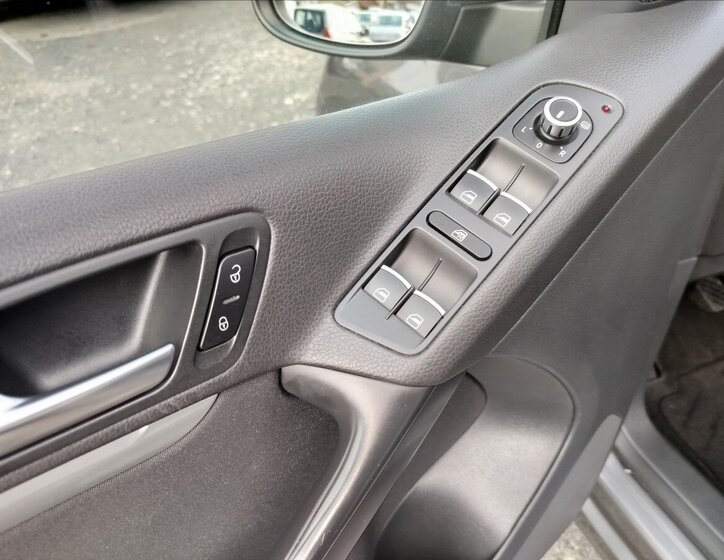 Volkswagen Tiguan SUV / Terénní 1,4 l 118 kw