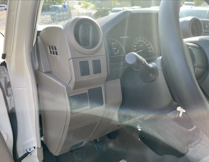 Toyota Land Cruiser 15