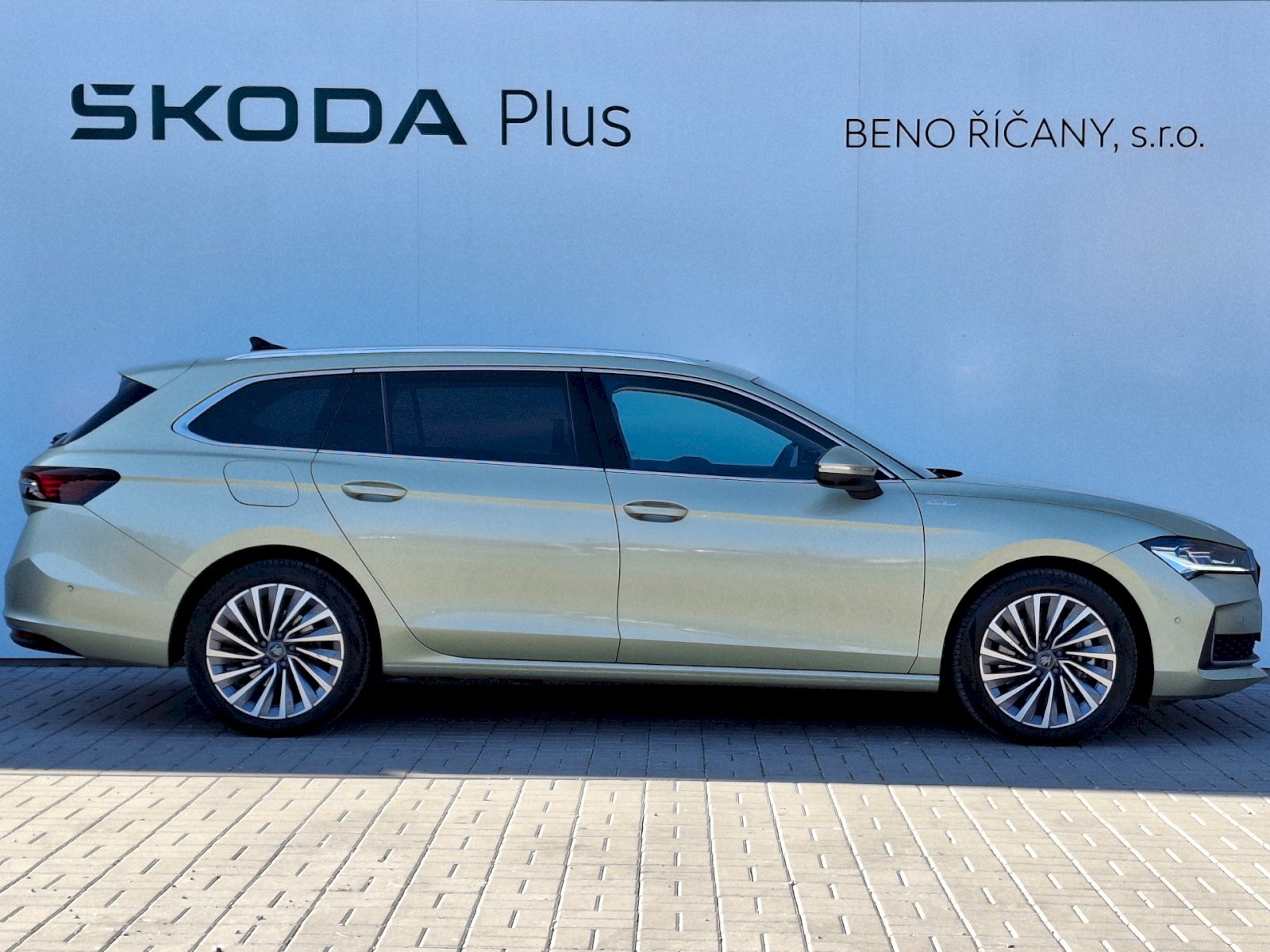 Škoda Superb Kombi 1,5 l 150 kw