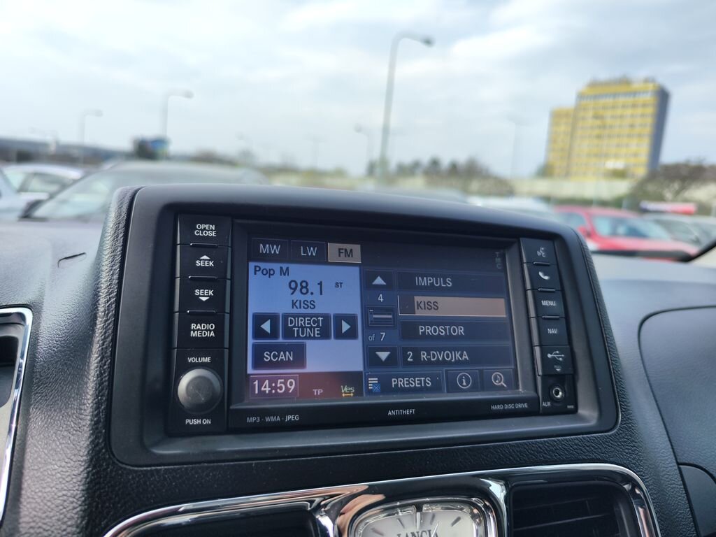 Lancia Voyager MPV 2,8 l 120 kw