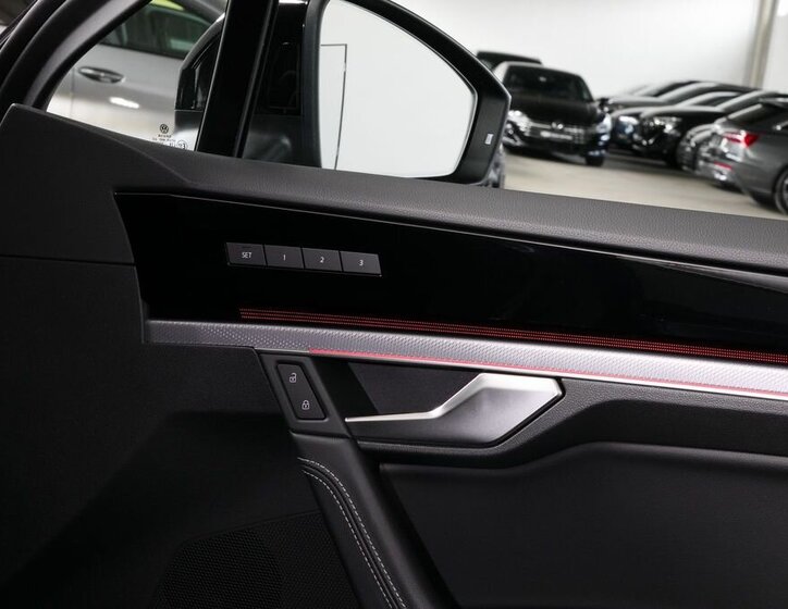 Volkswagen Touareg SUV / Terénní 3,0 l 210 kw