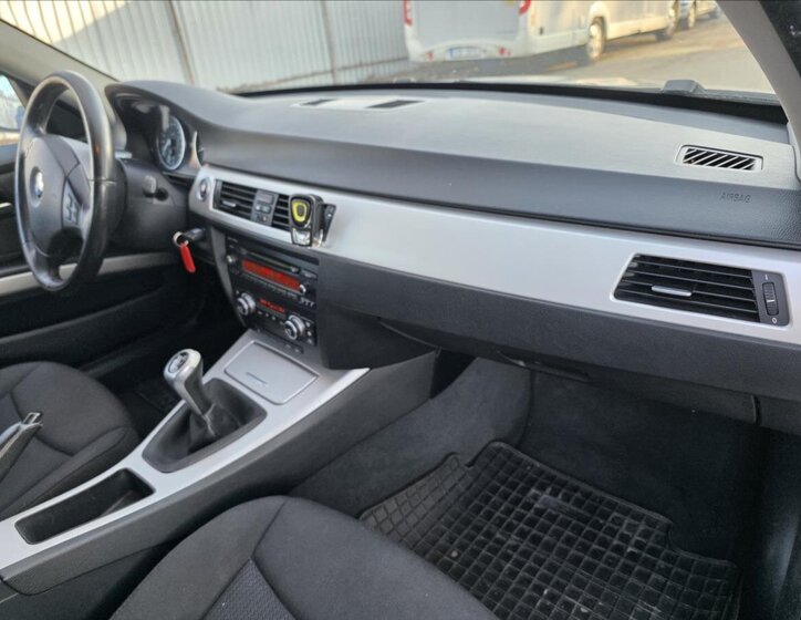 BMW Řada 3 Kombi 2,0 l 105 kw