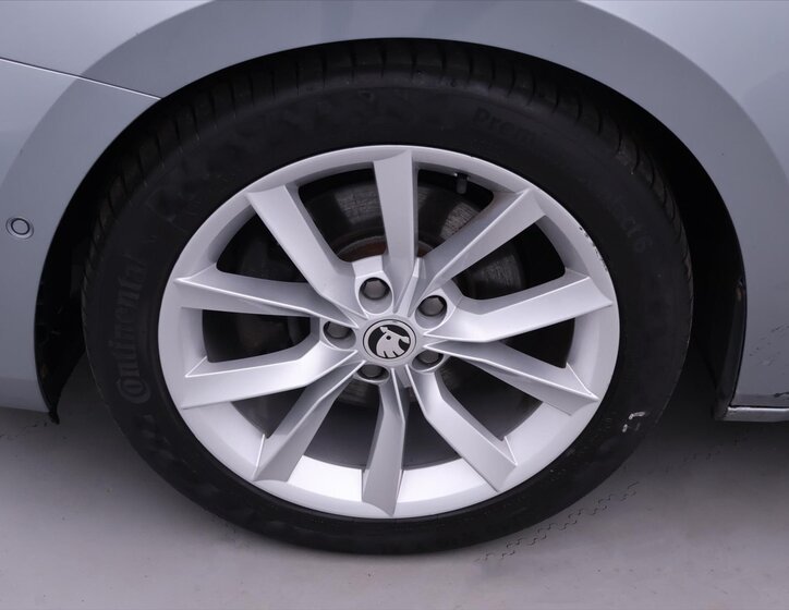 Škoda Superb Liftback 2,0 l 140 kw