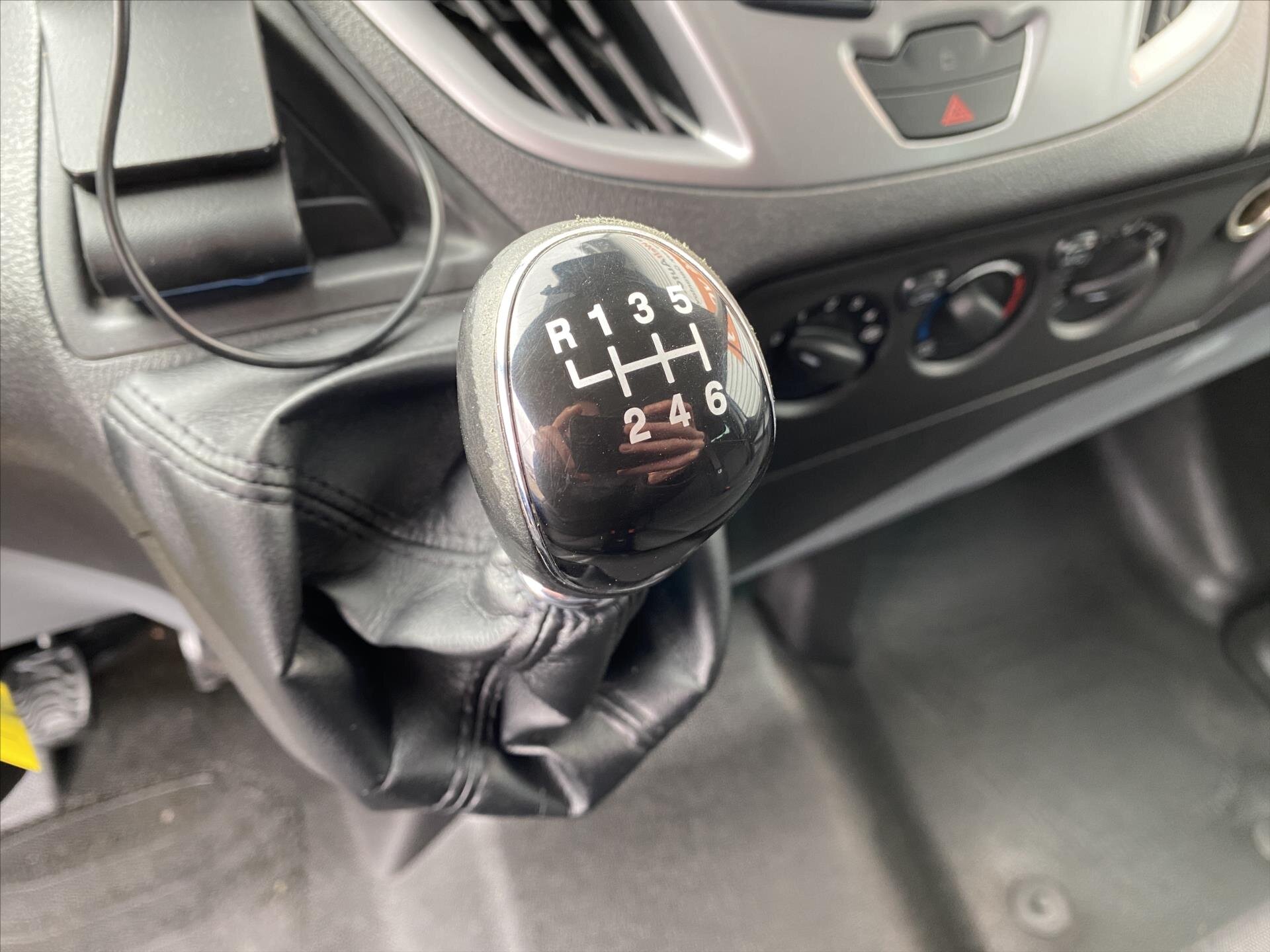 Ford Tourneo Custom MPV 2,0 l 96 kw