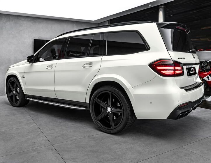 Mercedes-Benz GLS 7