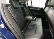 Alfa Romeo Stelvio 32