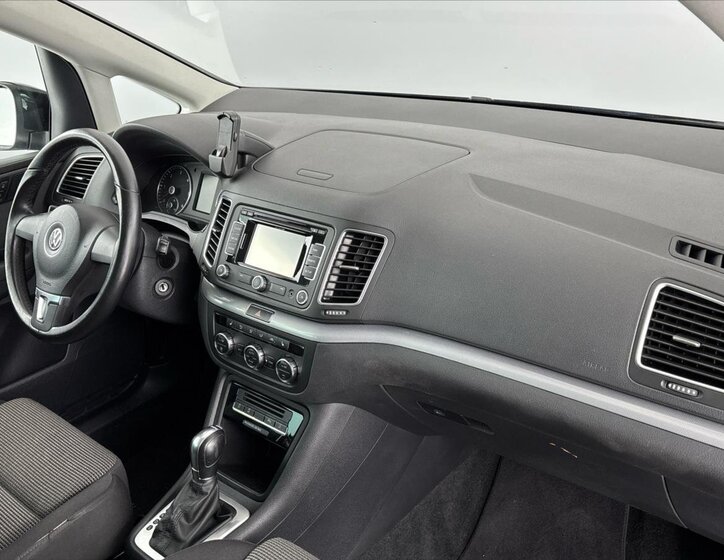 Volkswagen Sharan MPV 2,0 l 103 kw