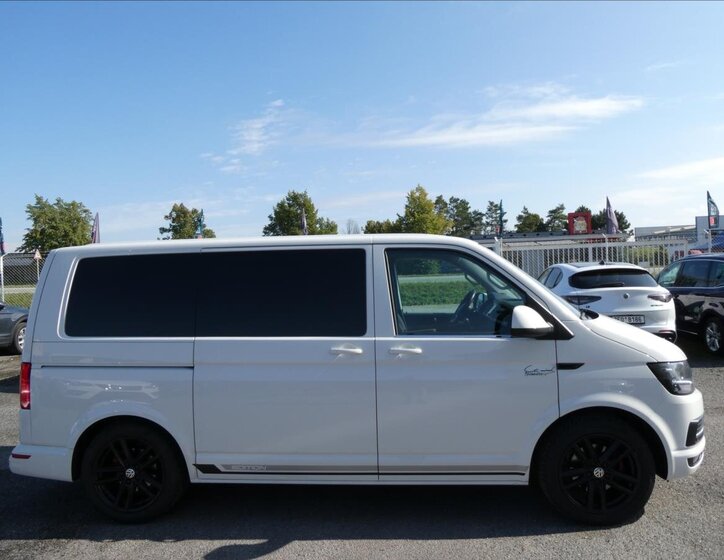 Volkswagen Multivan 12