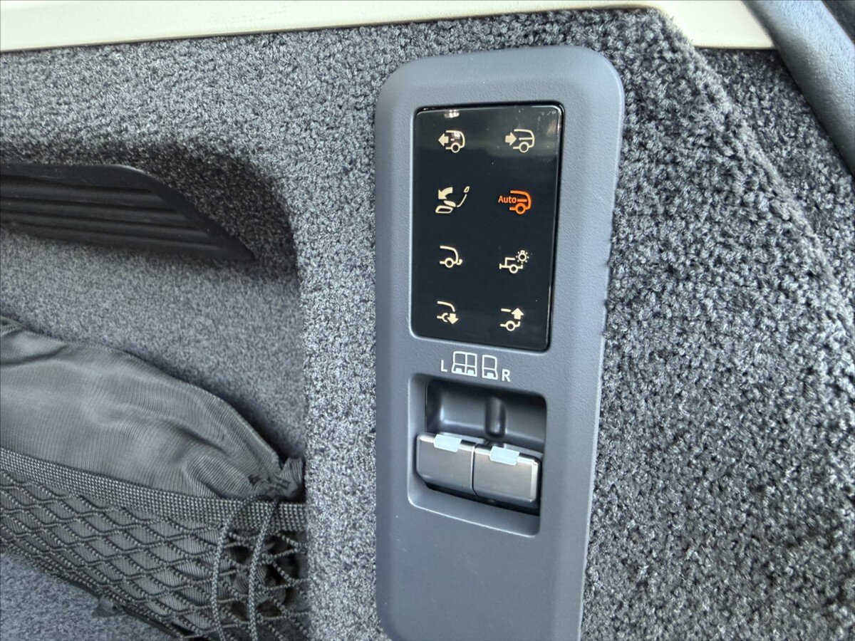 Land Rover Range Rover SUV / Terénní 4,4 l 390 kw