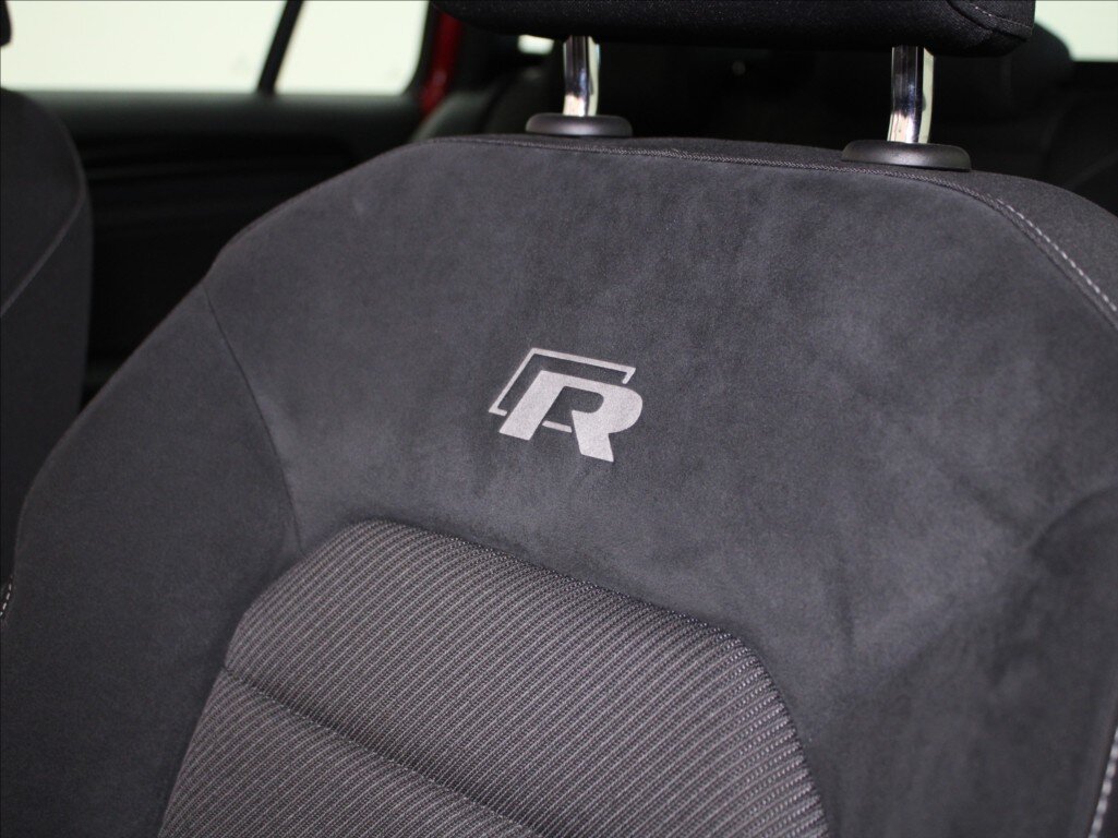 Volkswagen Golf Kombi 2,0 l 221 kw